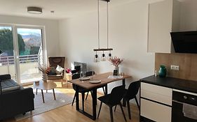 Villa Lora - Ferienwohnung Federspiel